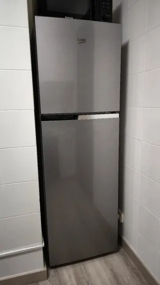 Nevera Beko 165cm