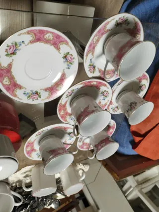 Juego 5 tazas y 6 platos vintage