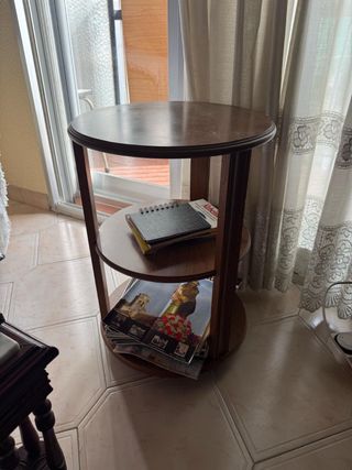 Mesa auxiliar redonda de madera