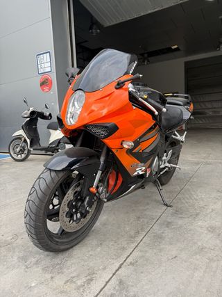 Hyosung GT650 R Negra/Naranja