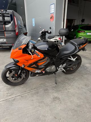 Hyosung GT650 R Negra/Naranja
