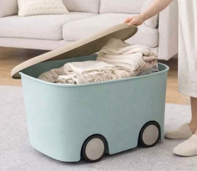 Caja de almacenamiento con ruedas 45 L