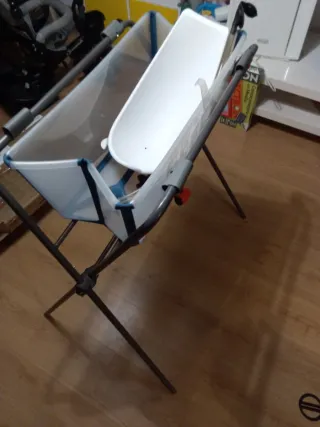 Bañera con patas Stokke + bañera stokke xxl