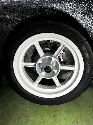 Llantas y neumáticos Pitbike de 12”.