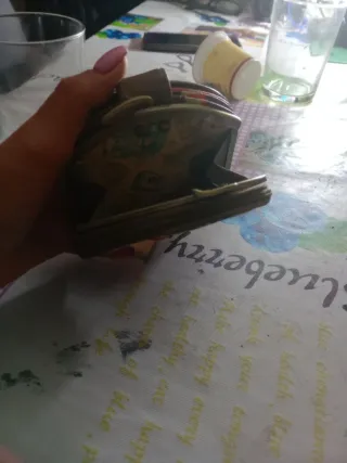 Cartera monedero con estampado de relojes