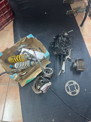 Motor y amortiguadores moto