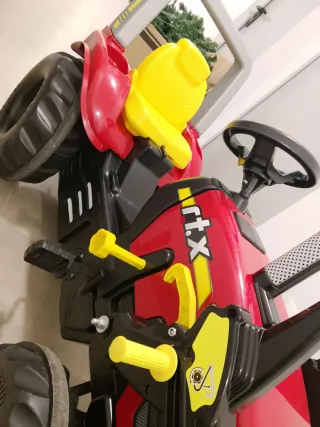 Tractor infantil con pala