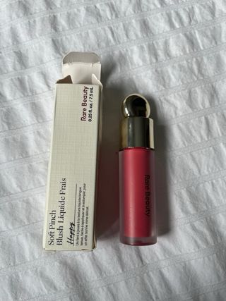 Colorete Rare Beauty Tono Happy