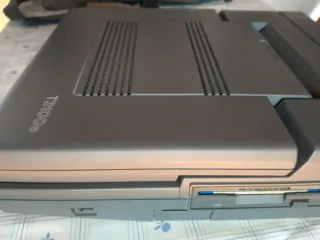 Maletín Vintage ,Portátil con Disquete