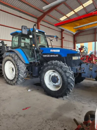 Tractor New Holland TM135