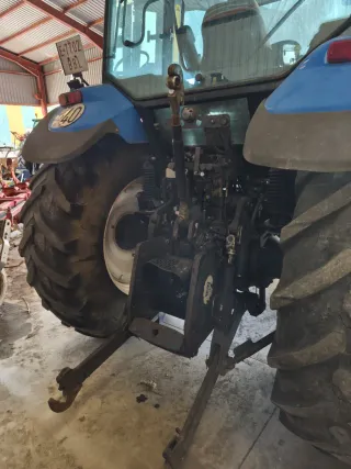 Tractor New Holland TM135