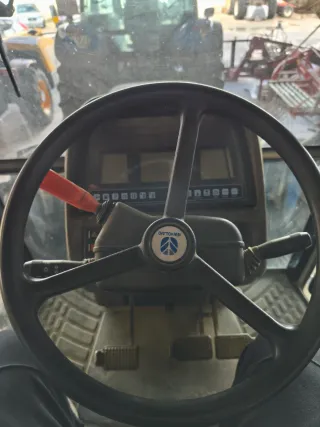 Tractor New Holland TM135