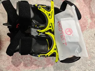 Mobius X8 Joelheiras