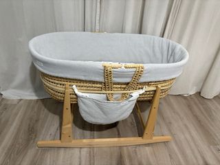 Moisés para bebé de mimbre con soporte