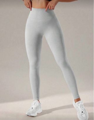 Mallas de gimnasio grises