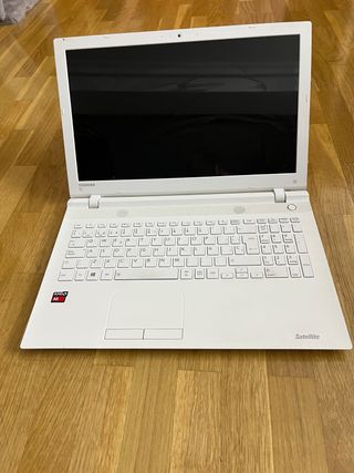 Portátil Toshiba Satellite Blanco