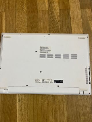 Portátil Toshiba Satellite Blanco