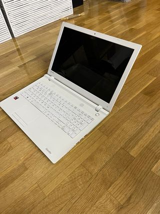 Portátil Toshiba Satellite Blanco