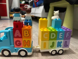 Camión Lego Duplo con figuras y oso