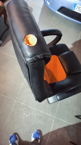 Silla de oficina/gaming negra y naranja