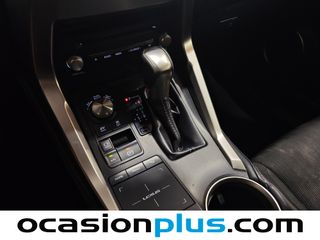 Lexus NX 300h Business 2WD 145 kW (197 CV)