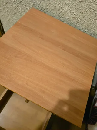Mesita de noche madera en perfecto estado