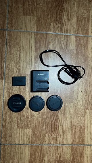 Cámara Canon EOS 1300D con objetivo