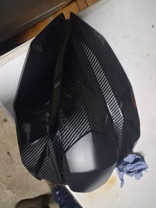 Cubrecolín Kawasaki Z800 Carbono