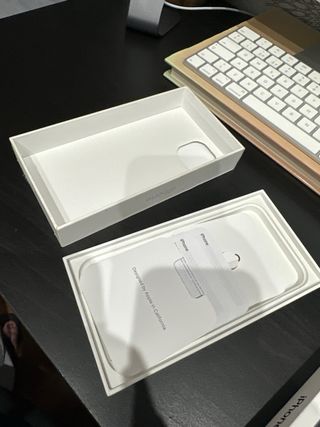 Scatole per iPhone 12 Mini e 15 Plus