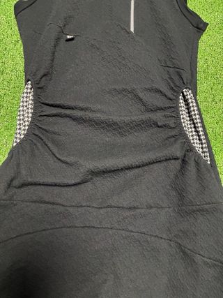 Vestido LUHEI techwear negro capucha Talla M