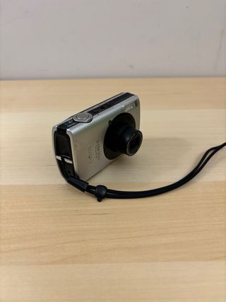 Cámara Canon IXUS 860 IS Digital.