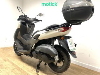 YAMAHA NMAX 125