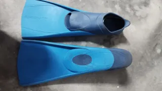 Aletas de natación azules