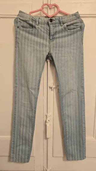 Pantalones vaqueros claros con rayas