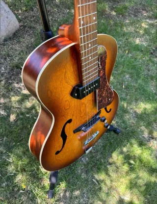 Godin 5th Avenue Kingpin