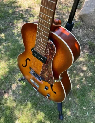 Godin 5th Avenue Kingpin