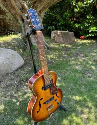 Godin 5th Avenue Kingpin