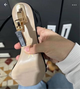 Tacones Saint Laurent Negros y Dorados