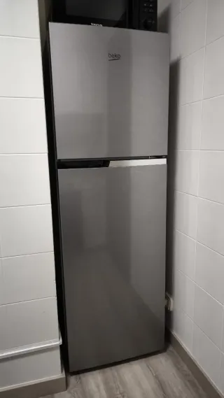 Nevera Beko Acero Inoxidable 165x60x54cm