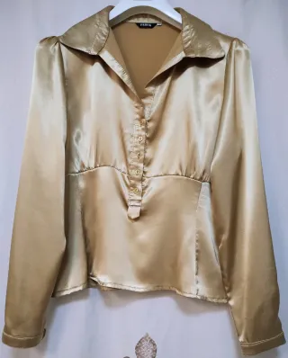 Blusa Tejido Metalizado Dorado