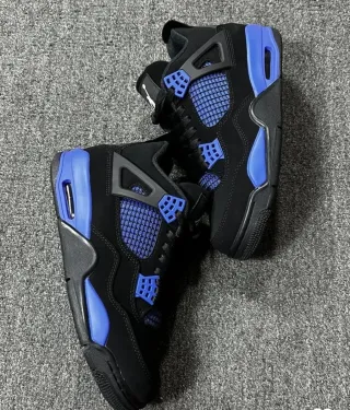 Zapatillas Jordan Negras y Azules