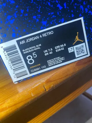 Zapatillas Jordan Negras y Azules