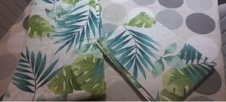 Mantel y cortina hojas tropicales