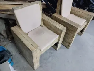 Sillones de madera rústicos