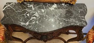 Consola Antigua con Espejo