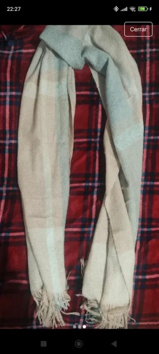 Bufanda de punto beige y gris