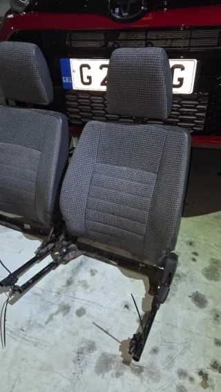Asientos Delanteros Defender (2 unidades).