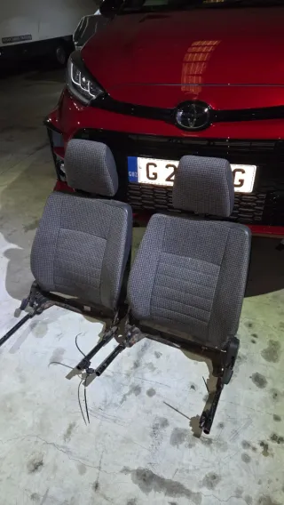 Asientos Delanteros Defender (2 unidades).