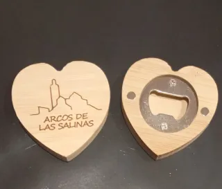 Abridor Botella Madera Corazon o cuadrado