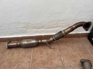 Línea de escape RaceX con catalizador